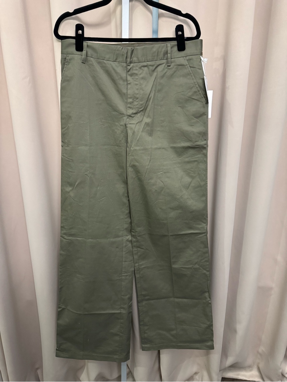 Good American Olive Straight-Leg Chinos
